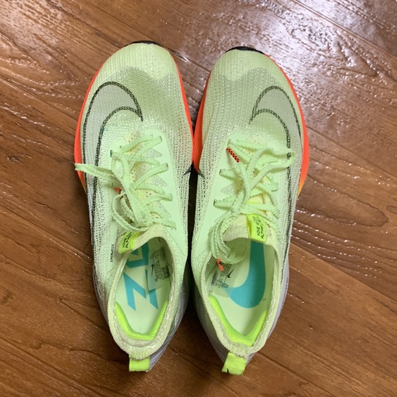 Nike Air Zoom Alphafly Next% Lightweight Running Sneakers - Picture 9 of 9